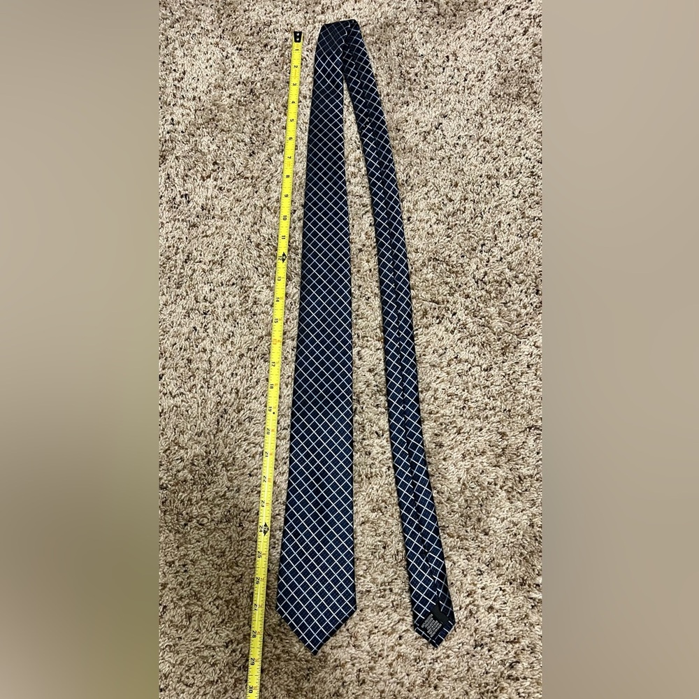 Navy Blue Diamond Perry Ellis Pattern Tie